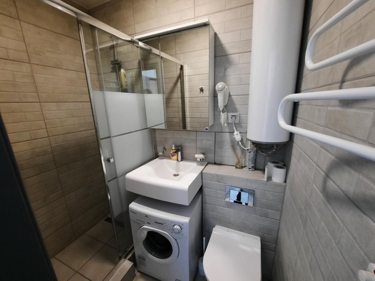 посуточно мини-студия метро дорогожичи Apartment *