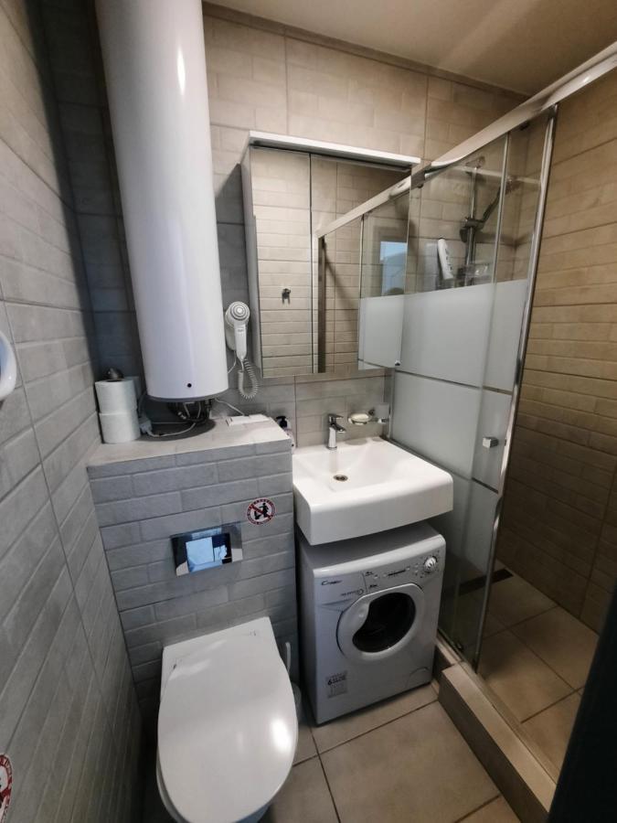 Apartment посуточно мини-студия метро дорогожичи Kiew