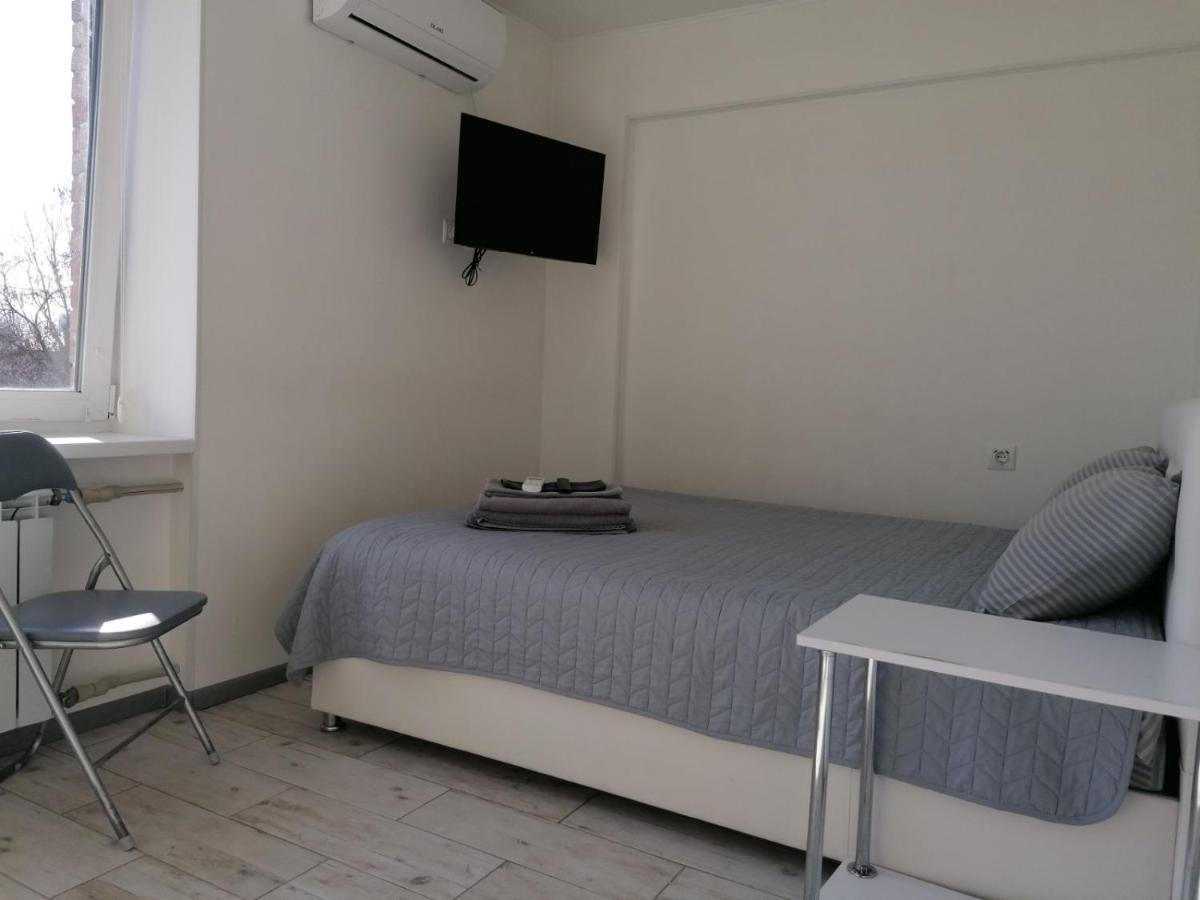 Apartment посуточно мини-студия метро дорогожичи Kiew